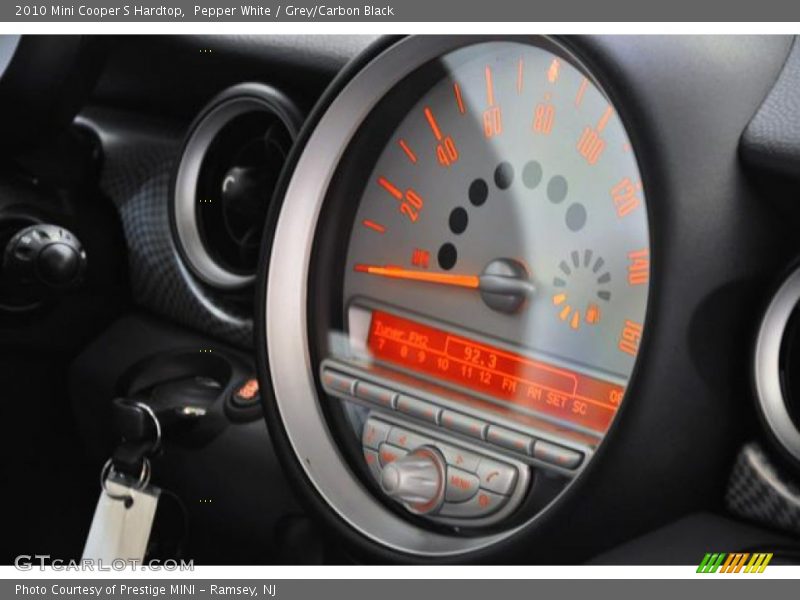 Pepper White / Grey/Carbon Black 2010 Mini Cooper S Hardtop