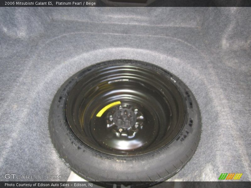 Platinum Pearl / Beige 2006 Mitsubishi Galant ES