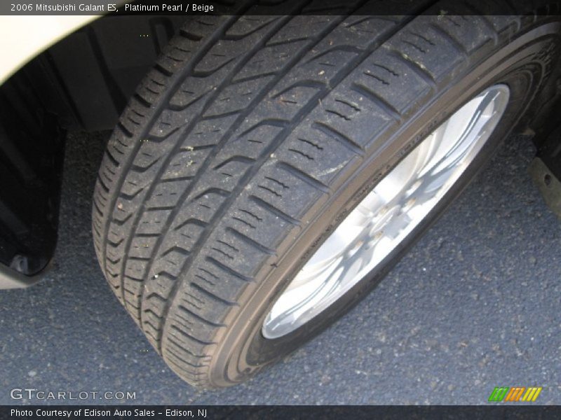 Platinum Pearl / Beige 2006 Mitsubishi Galant ES