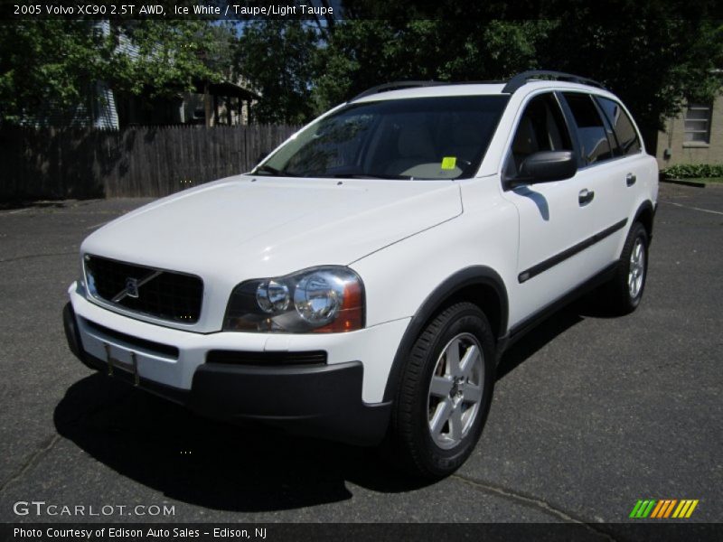 Ice White / Taupe/Light Taupe 2005 Volvo XC90 2.5T AWD