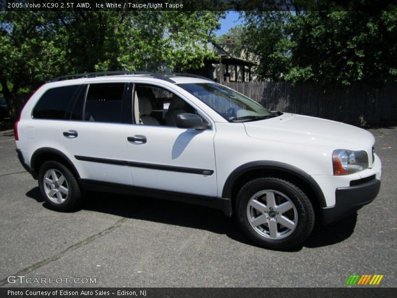 Ice White / Taupe/Light Taupe 2005 Volvo XC90 2.5T AWD