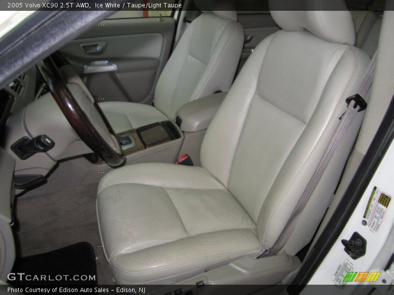 Ice White / Taupe/Light Taupe 2005 Volvo XC90 2.5T AWD