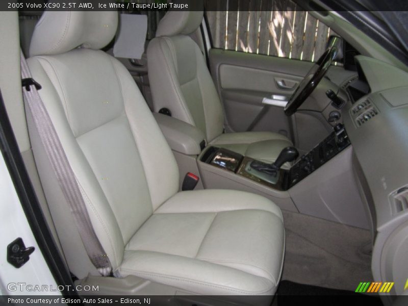 Ice White / Taupe/Light Taupe 2005 Volvo XC90 2.5T AWD