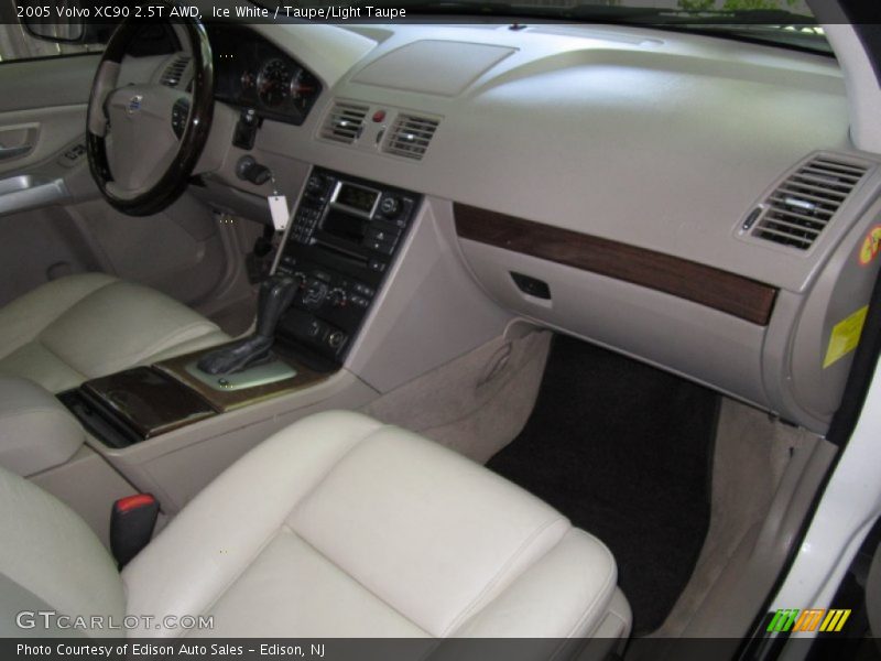 Ice White / Taupe/Light Taupe 2005 Volvo XC90 2.5T AWD