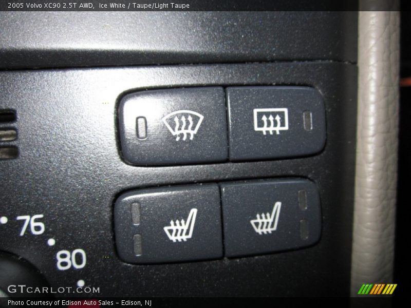 Ice White / Taupe/Light Taupe 2005 Volvo XC90 2.5T AWD