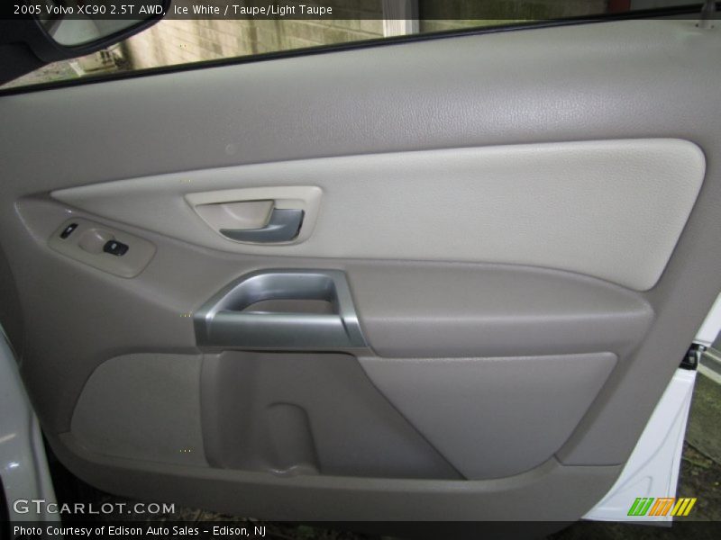 Ice White / Taupe/Light Taupe 2005 Volvo XC90 2.5T AWD