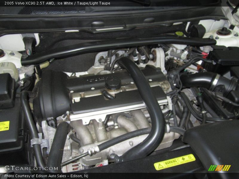Ice White / Taupe/Light Taupe 2005 Volvo XC90 2.5T AWD