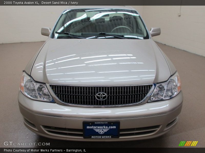 Desert Sand Mica / Ivory 2000 Toyota Avalon XL