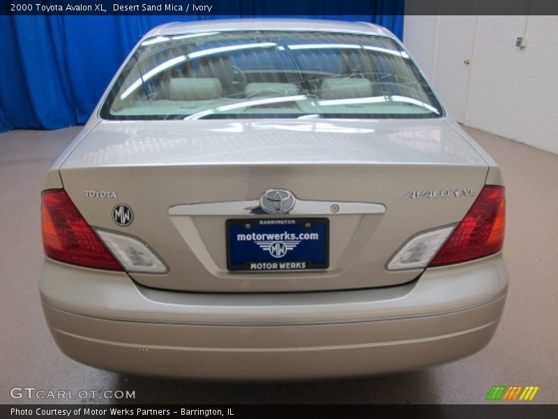 Desert Sand Mica / Ivory 2000 Toyota Avalon XL