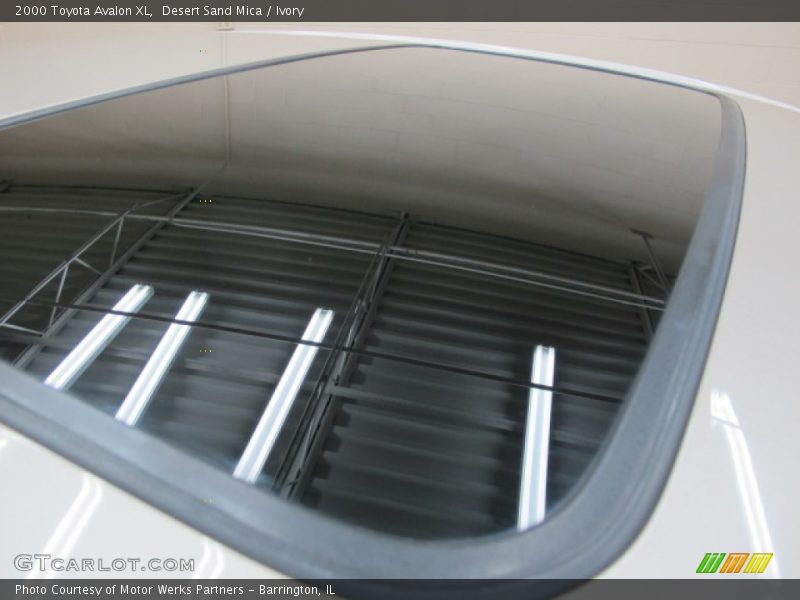Desert Sand Mica / Ivory 2000 Toyota Avalon XL