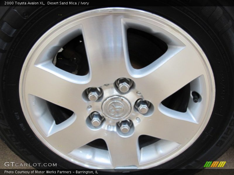 Desert Sand Mica / Ivory 2000 Toyota Avalon XL