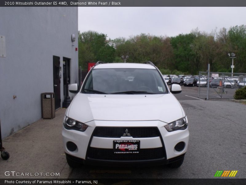 Diamond White Pearl / Black 2010 Mitsubishi Outlander ES 4WD