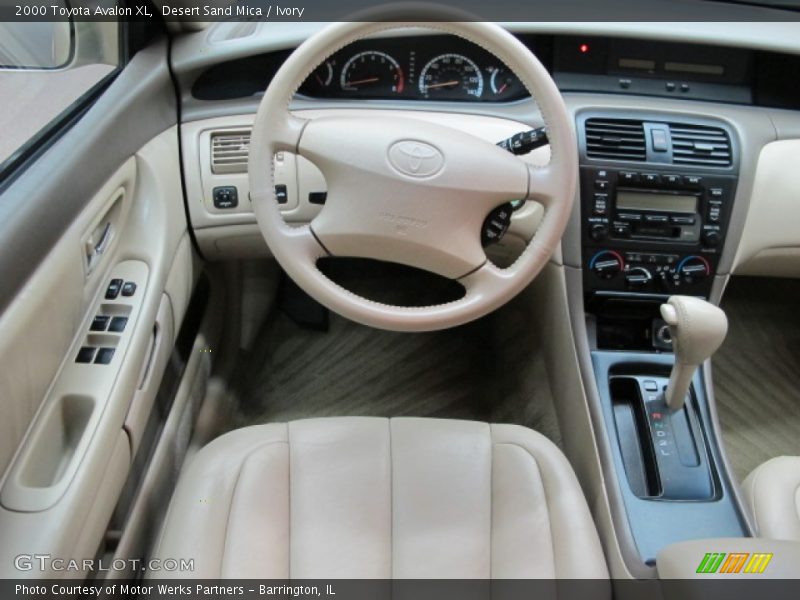 Desert Sand Mica / Ivory 2000 Toyota Avalon XL