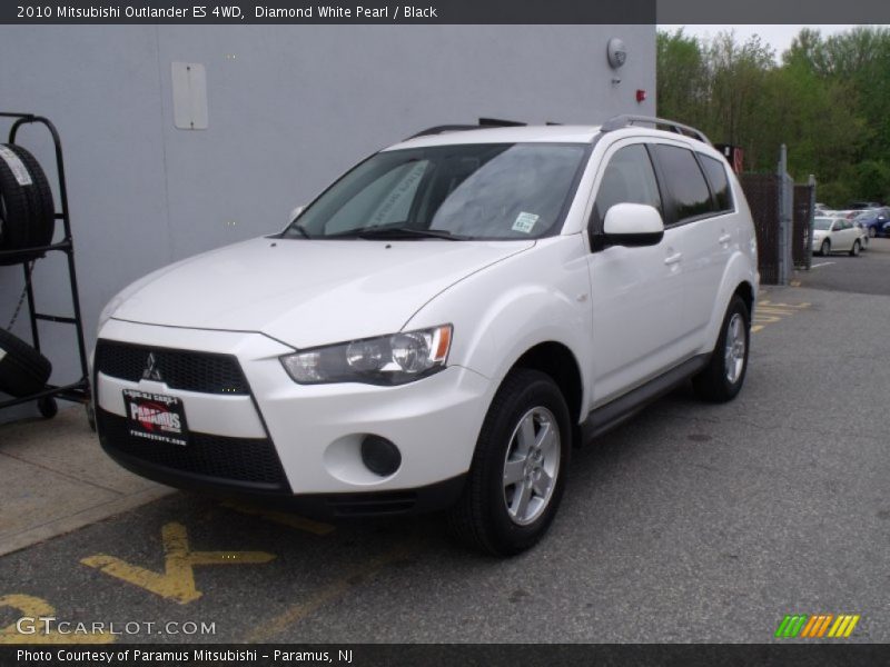Diamond White Pearl / Black 2010 Mitsubishi Outlander ES 4WD