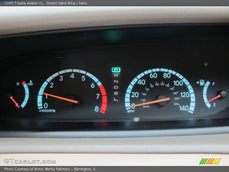 Desert Sand Mica / Ivory 2000 Toyota Avalon XL