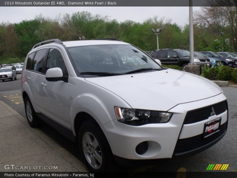 Diamond White Pearl / Black 2010 Mitsubishi Outlander ES 4WD