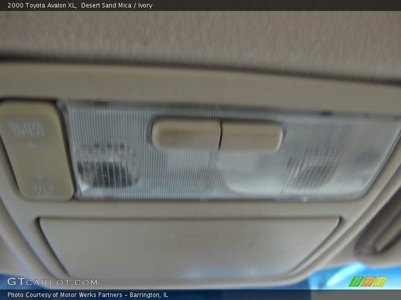 Desert Sand Mica / Ivory 2000 Toyota Avalon XL