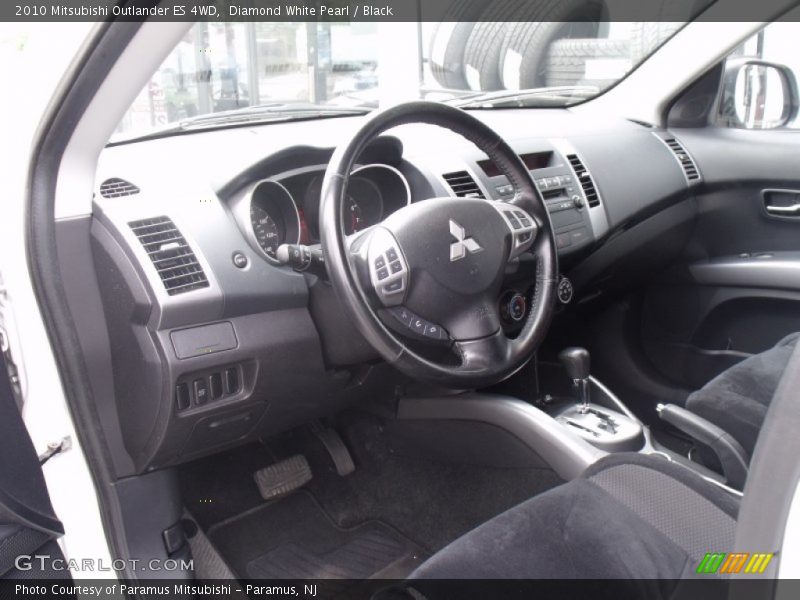 Diamond White Pearl / Black 2010 Mitsubishi Outlander ES 4WD