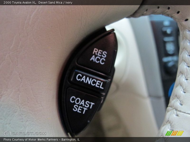Desert Sand Mica / Ivory 2000 Toyota Avalon XL