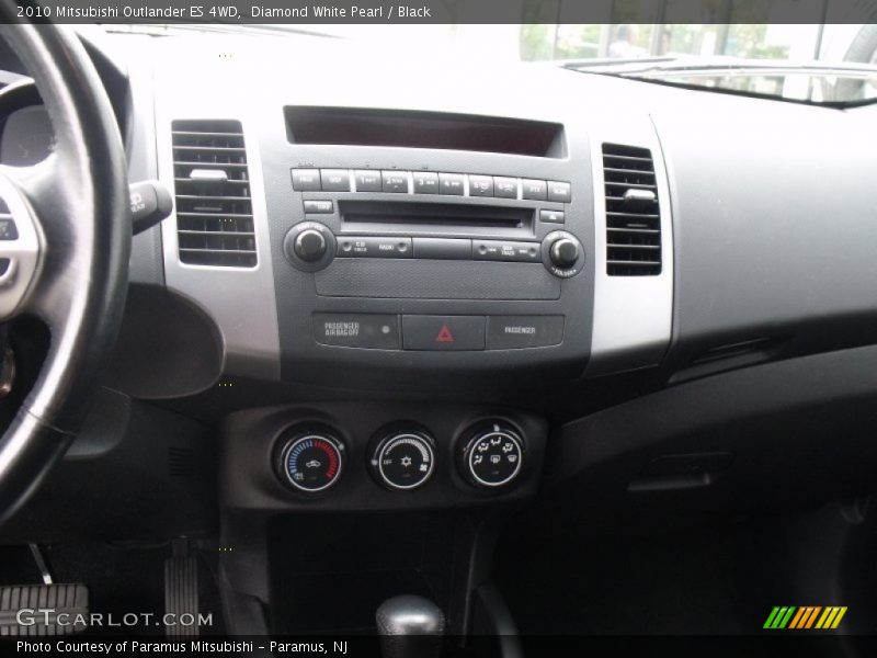Diamond White Pearl / Black 2010 Mitsubishi Outlander ES 4WD