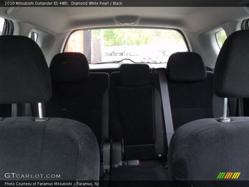 Diamond White Pearl / Black 2010 Mitsubishi Outlander ES 4WD