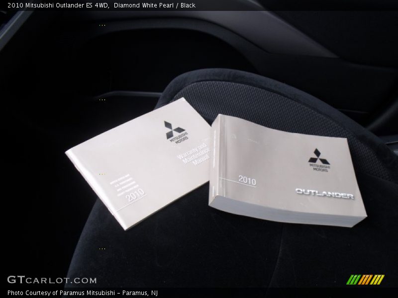 Diamond White Pearl / Black 2010 Mitsubishi Outlander ES 4WD