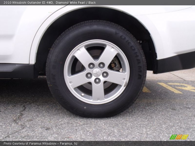 Diamond White Pearl / Black 2010 Mitsubishi Outlander ES 4WD
