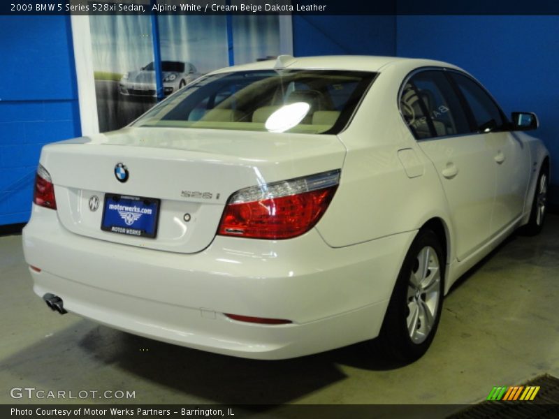 Alpine White / Cream Beige Dakota Leather 2009 BMW 5 Series 528xi Sedan
