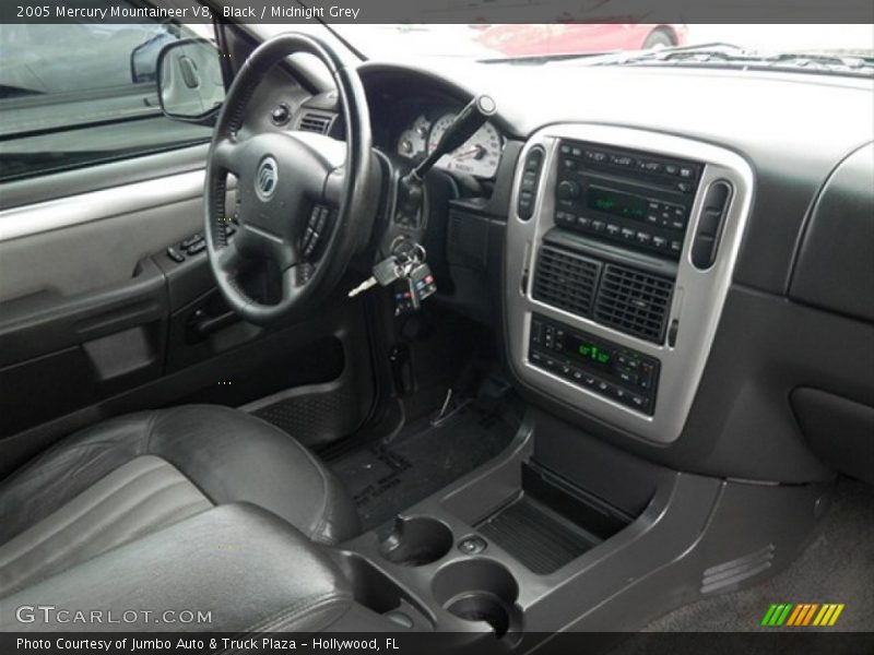  2005 Mountaineer V8 Midnight Grey Interior