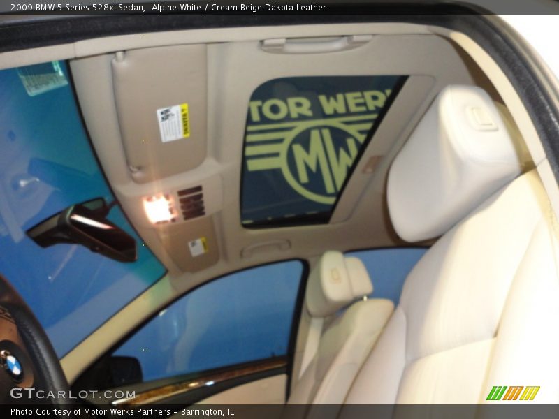 Alpine White / Cream Beige Dakota Leather 2009 BMW 5 Series 528xi Sedan