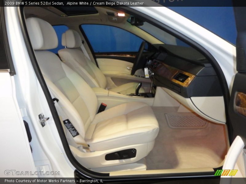 Alpine White / Cream Beige Dakota Leather 2009 BMW 5 Series 528xi Sedan