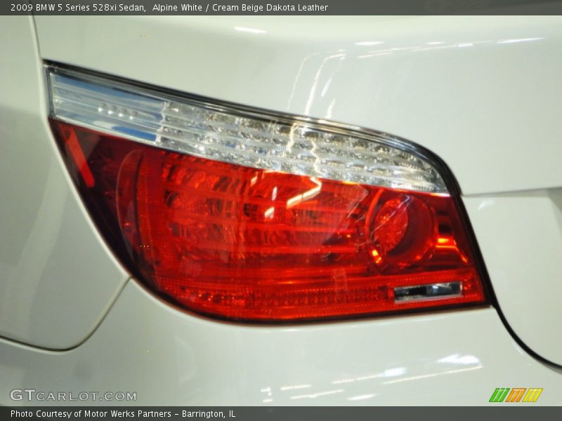Alpine White / Cream Beige Dakota Leather 2009 BMW 5 Series 528xi Sedan