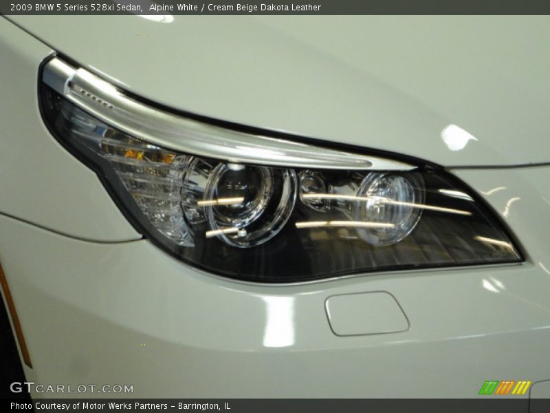 Alpine White / Cream Beige Dakota Leather 2009 BMW 5 Series 528xi Sedan