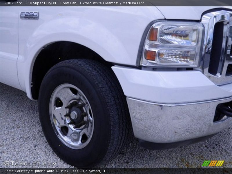 Oxford White Clearcoat / Medium Flint 2007 Ford F250 Super Duty XLT Crew Cab