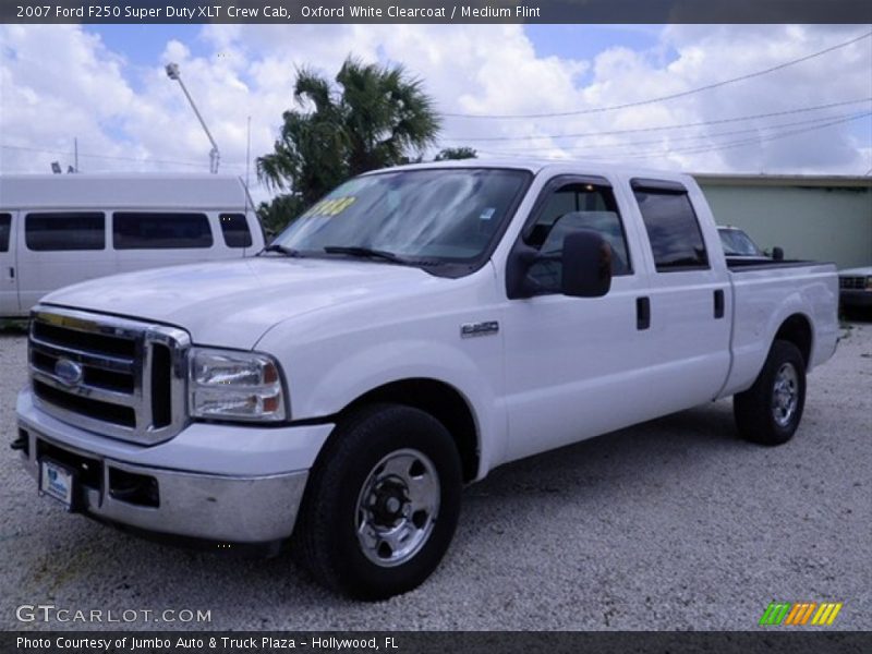 Oxford White Clearcoat / Medium Flint 2007 Ford F250 Super Duty XLT Crew Cab
