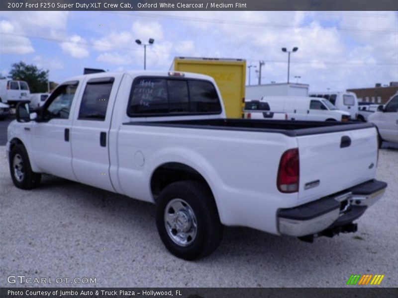 Oxford White Clearcoat / Medium Flint 2007 Ford F250 Super Duty XLT Crew Cab