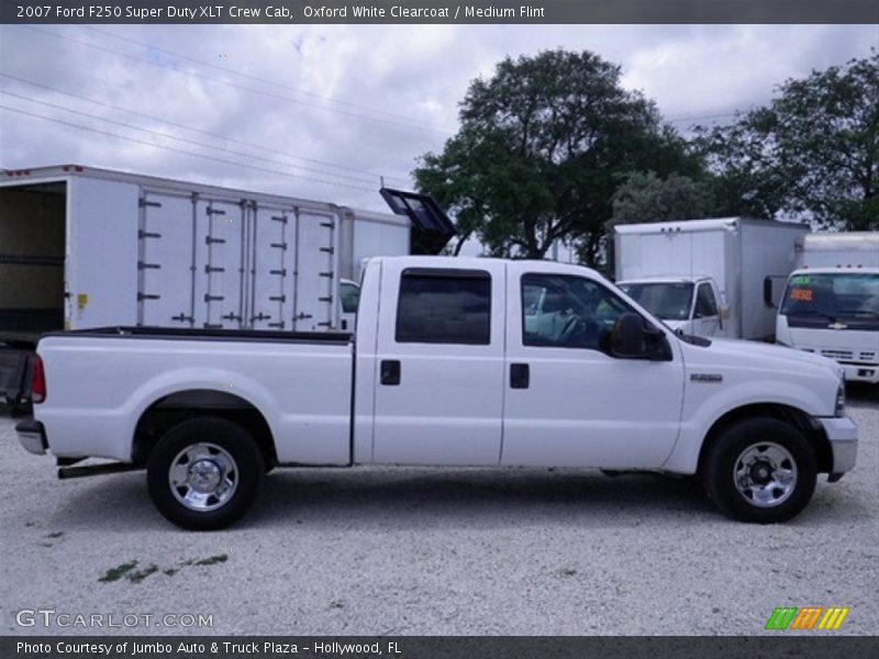 Oxford White Clearcoat / Medium Flint 2007 Ford F250 Super Duty XLT Crew Cab