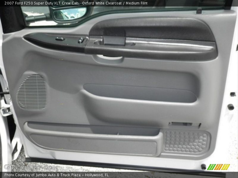 Oxford White Clearcoat / Medium Flint 2007 Ford F250 Super Duty XLT Crew Cab
