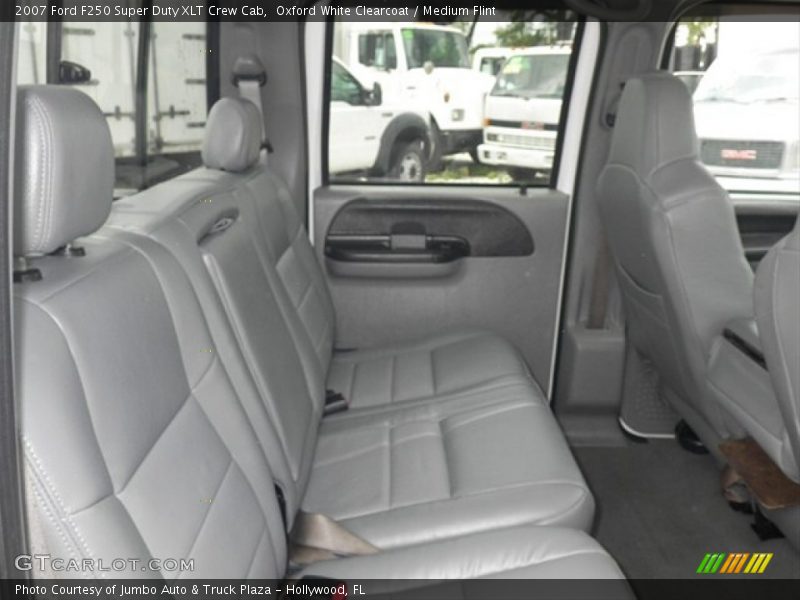 Oxford White Clearcoat / Medium Flint 2007 Ford F250 Super Duty XLT Crew Cab
