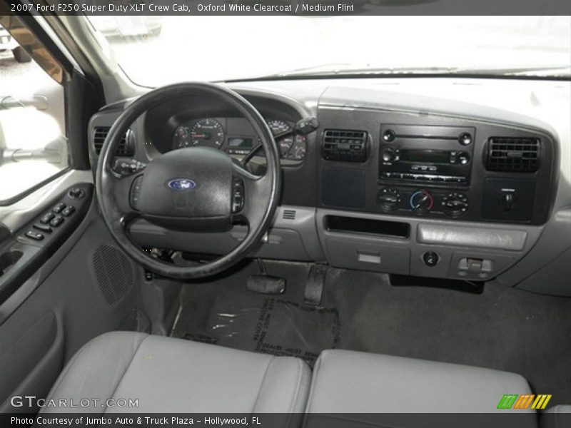 Oxford White Clearcoat / Medium Flint 2007 Ford F250 Super Duty XLT Crew Cab