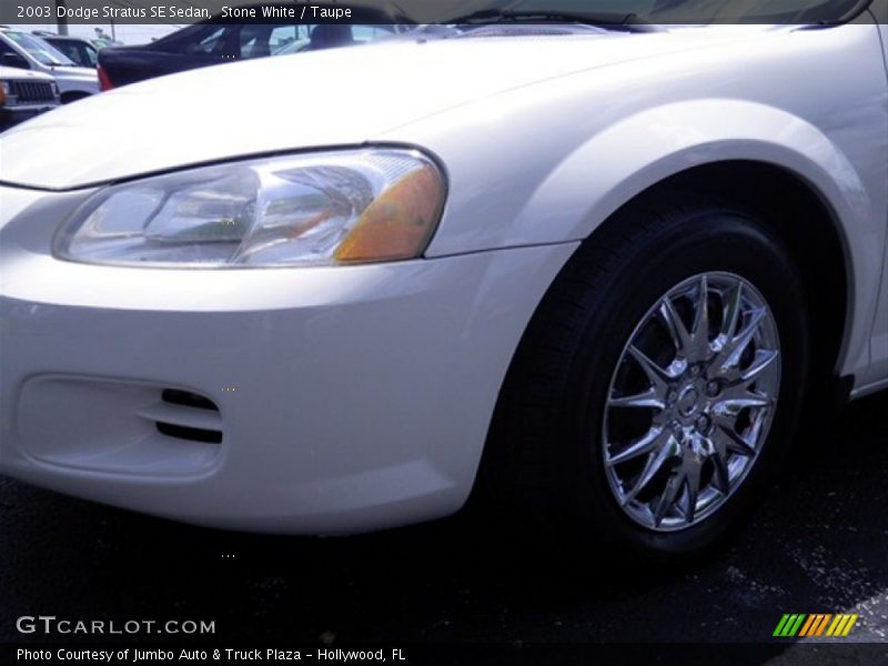 Stone White / Taupe 2003 Dodge Stratus SE Sedan