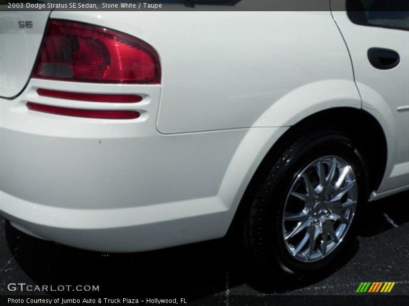 Stone White / Taupe 2003 Dodge Stratus SE Sedan