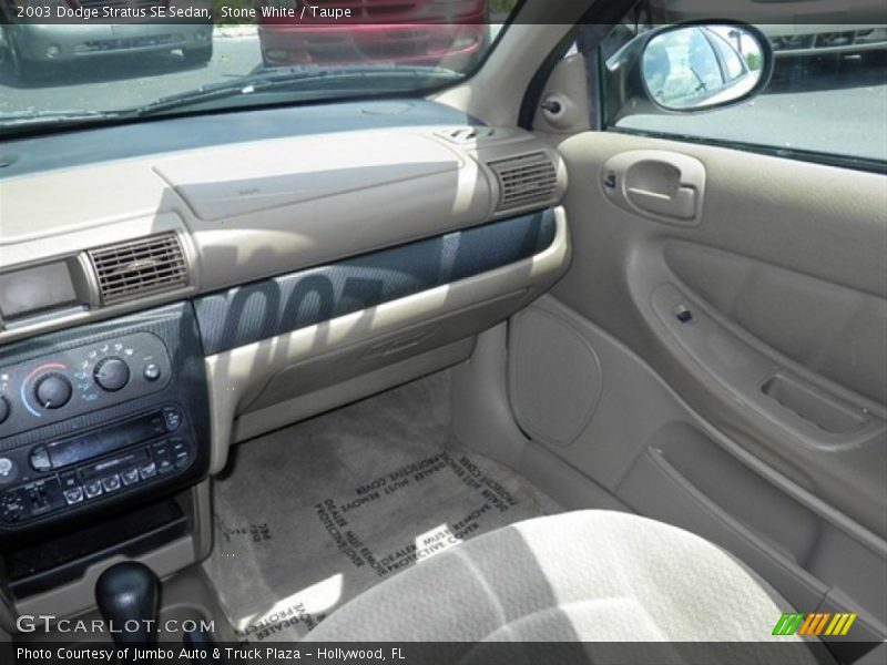 Stone White / Taupe 2003 Dodge Stratus SE Sedan