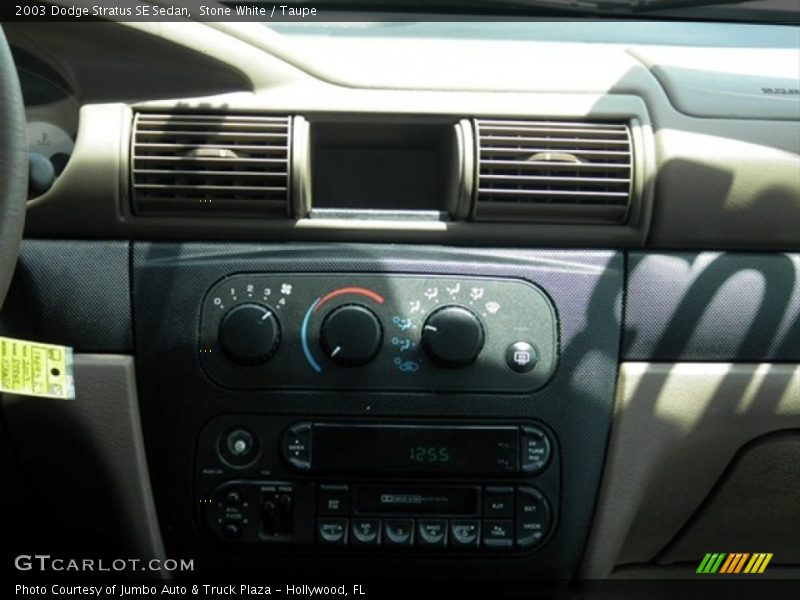 Stone White / Taupe 2003 Dodge Stratus SE Sedan