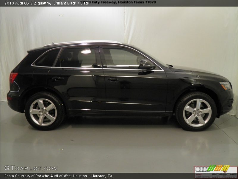 Brilliant Black / Black 2010 Audi Q5 3.2 quattro