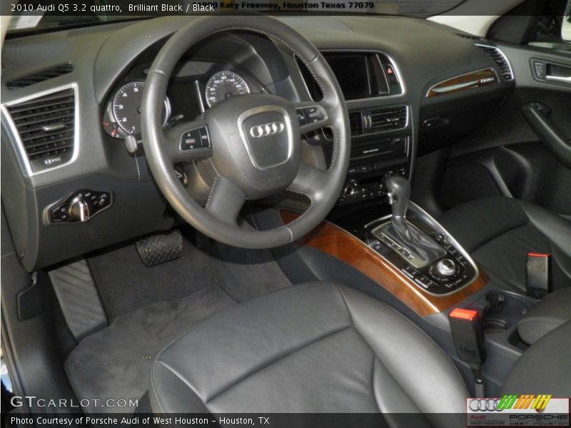 Brilliant Black / Black 2010 Audi Q5 3.2 quattro