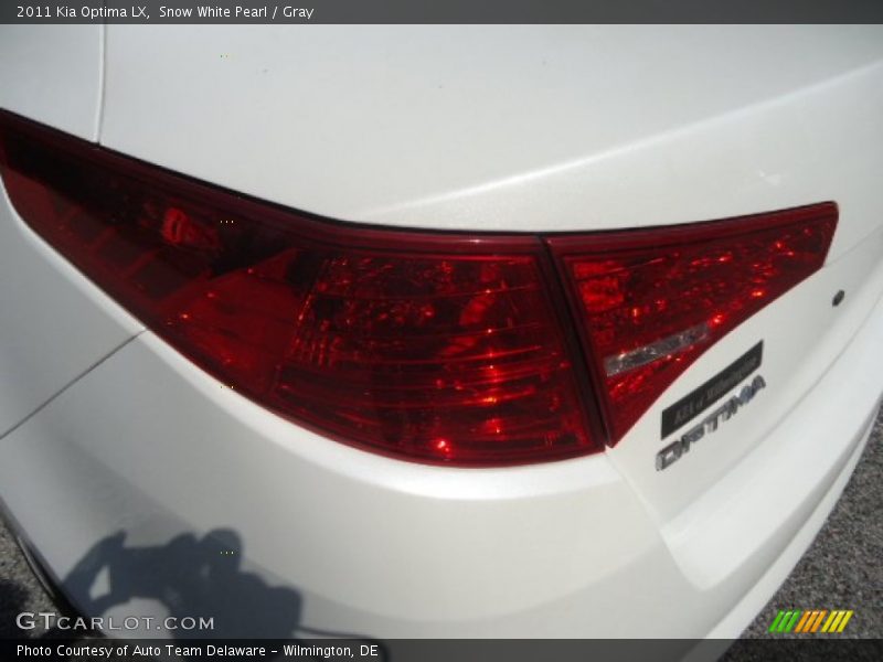 Snow White Pearl / Gray 2011 Kia Optima LX