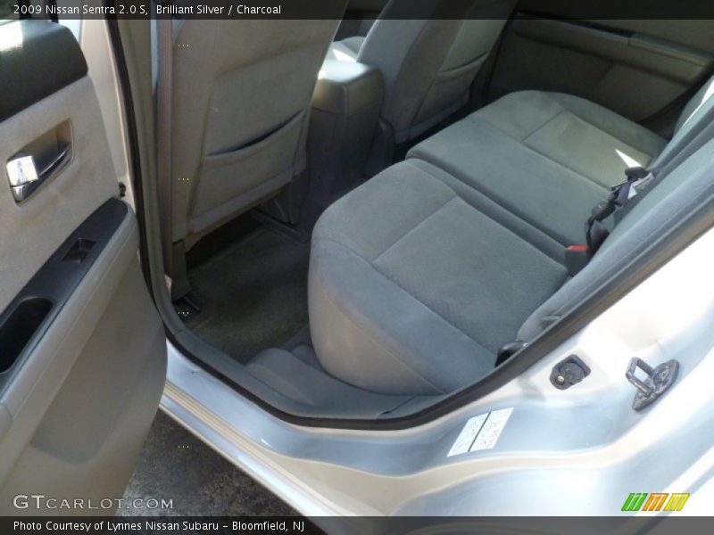 Brilliant Silver / Charcoal 2009 Nissan Sentra 2.0 S