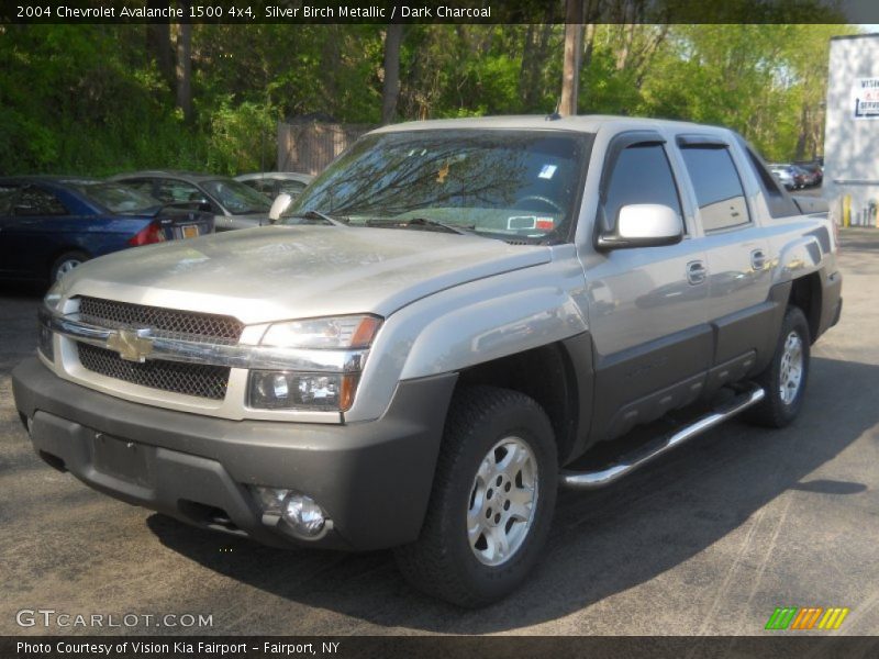Silver Birch Metallic / Dark Charcoal 2004 Chevrolet Avalanche 1500 4x4