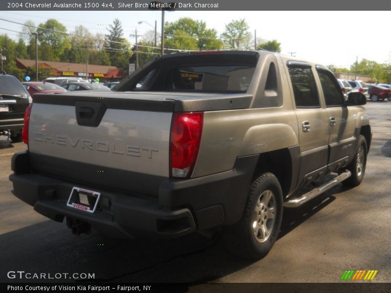 Silver Birch Metallic / Dark Charcoal 2004 Chevrolet Avalanche 1500 4x4